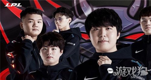 球跑位拉开 球跑位拉开